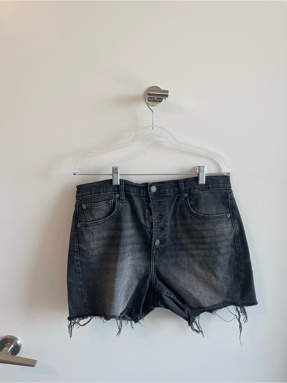 Gap 4” High Rise Washed Black Denim Cutoff Shorts
